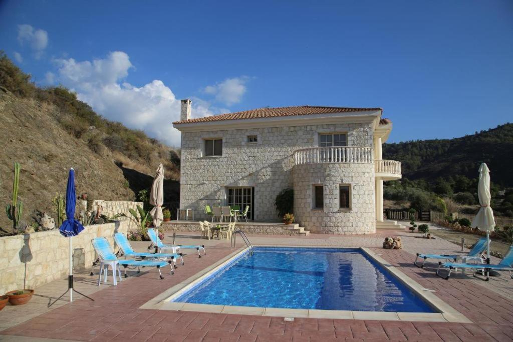 Villa Melyia Kato Pyrgos Exterior photo